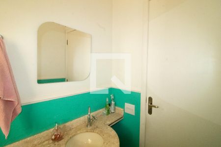 Casa à venda com 246m², 4 quartos e 6 vagas Casa à venda com 246m², 4 quartos e 6 vagasLavabo