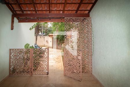 Casa à venda com 246m², 4 quartos e 6 vagas Casa à venda com 246m², 4 quartos e 6 vagasEntrada