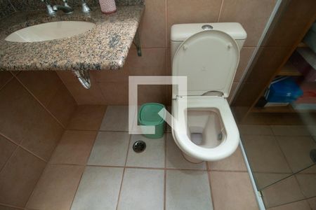 Casa à venda com 246m², 4 quartos e 6 vagas Casa à venda com 246m², 4 quartos e 6 vagasBanheiro