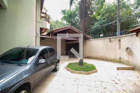 Casa à venda com 246m², 4 quartos e 6 vagas Casa à venda com 246m², 4 quartos e 6 vagasGaragem
