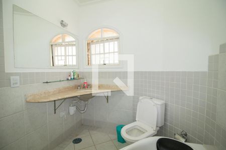 Casa à venda com 246m², 4 quartos e 6 vagas Casa à venda com 246m², 4 quartos e 6 vagasBanheiro da Suíte 2