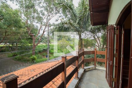 Casa à venda com 246m², 4 quartos e 6 vagas Casa à venda com 246m², 4 quartos e 6 vagasVaranda