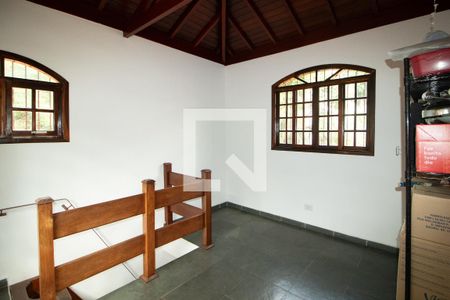Casa à venda com 246m², 4 quartos e 6 vagas Casa à venda com 246m², 4 quartos e 6 vagasSotão