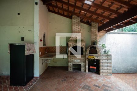 Casa à venda com 246m², 4 quartos e 6 vagas Casa à venda com 246m², 4 quartos e 6 vagasChurrasqueira