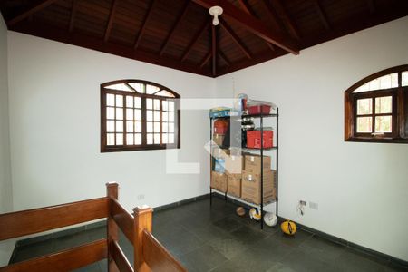 Casa à venda com 246m², 4 quartos e 6 vagas Casa à venda com 246m², 4 quartos e 6 vagasSotão