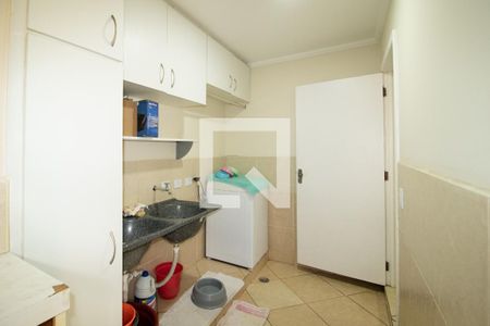 Casa à venda com 246m², 4 quartos e 6 vagas Casa à venda com 246m², 4 quartos e 6 vagasÁrea de Serviço