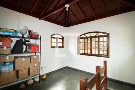 Casa à venda com 246m², 4 quartos e 6 vagas Casa à venda com 246m², 4 quartos e 6 vagasSotão