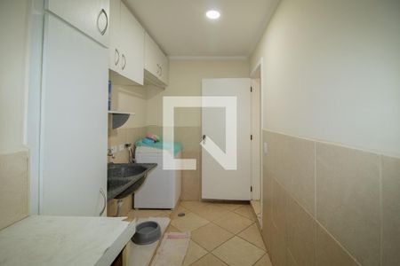 Casa à venda com 246m², 4 quartos e 6 vagas Casa à venda com 246m², 4 quartos e 6 vagasÁrea de Serviço