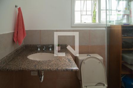 Casa à venda com 246m², 4 quartos e 6 vagas Casa à venda com 246m², 4 quartos e 6 vagasBanheiro