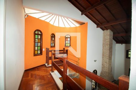 Casa à venda com 246m², 4 quartos e 6 vagas Casa à venda com 246m², 4 quartos e 6 vagasHall