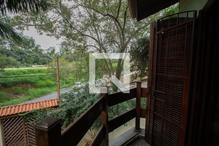 Casa à venda com 246m², 4 quartos e 6 vagas Casa à venda com 246m², 4 quartos e 6 vagasVaranda