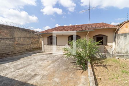 Casa à venda com 220m², 3 quartos e 3 vagas Casa à venda com 220m², 3 quartos e 3 vagasQuintal