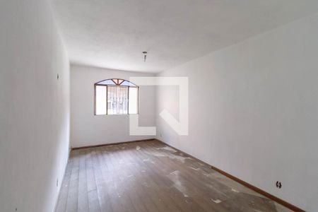 Casa à venda com 220m², 3 quartos e 3 vagas Casa à venda com 220m², 3 quartos e 3 vagasQuarto 2