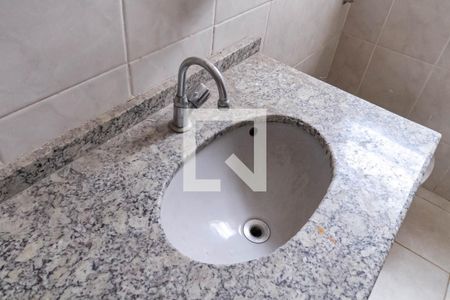 Casa à venda com 220m², 3 quartos e 3 vagas Casa à venda com 220m², 3 quartos e 3 vagasBanheiro social