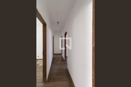 Casa à venda com 220m², 3 quartos e 3 vagas Casa à venda com 220m², 3 quartos e 3 vagasCorredor