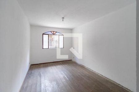 Casa à venda com 220m², 3 quartos e 3 vagas Casa à venda com 220m², 3 quartos e 3 vagasSuíte