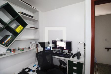 Casa à venda com 151m², 5 quartos e 2 vagasQuarto 2 