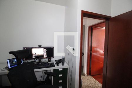 Casa à venda com 151m², 5 quartos e 2 vagasQuarto 2 