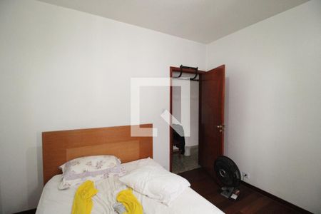 Casa à venda com 151m², 5 quartos e 2 vagasQuarto 3 