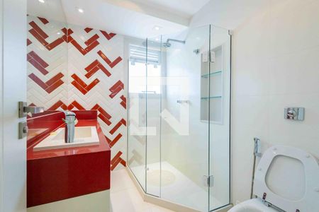 Casa de condomínio à venda com 1280m², 5 quartos e 2 vagas Casa de condomínio à venda com 1280m², 5 quartos e 2 vagasBanheiro da Suíte 2