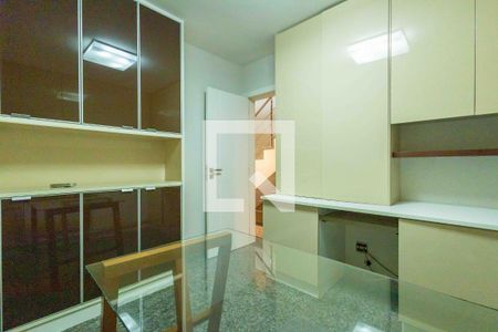 Casa de condomínio à venda com 1280m², 5 quartos e 2 vagas Casa de condomínio à venda com 1280m², 5 quartos e 2 vagasEscritório