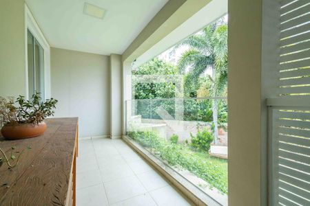 Casa de condomínio à venda com 1280m², 5 quartos e 2 vagas Casa de condomínio à venda com 1280m², 5 quartos e 2 vagasVaranda da Suíte 3