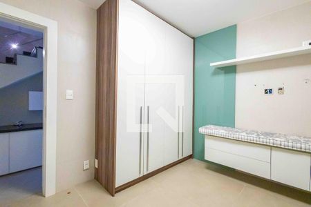 Casa de condomínio à venda com 1280m², 5 quartos e 2 vagas Casa de condomínio à venda com 1280m², 5 quartos e 2 vagasQuarto de Hóspedes