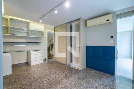 Casa de condomínio à venda com 1280m², 5 quartos e 2 vagas Casa de condomínio à venda com 1280m², 5 quartos e 2 vagasSuíte 3