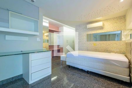 Casa de condomínio à venda com 1280m², 5 quartos e 2 vagas Casa de condomínio à venda com 1280m², 5 quartos e 2 vagasSuíte 2