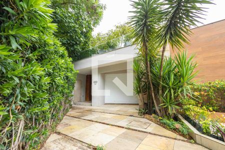 Casa de condomínio à venda com 1280m², 5 quartos e 2 vagas Casa de condomínio à venda com 1280m², 5 quartos e 2 vagasFachada