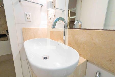 Casa de condomínio à venda com 1280m², 5 quartos e 2 vagas Casa de condomínio à venda com 1280m², 5 quartos e 2 vagasBanheiro Social