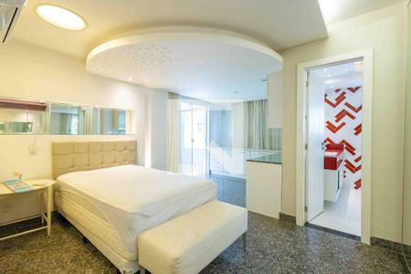 Casa de condomínio à venda com 1280m², 5 quartos e 2 vagas Casa de condomínio à venda com 1280m², 5 quartos e 2 vagasSuíte 2