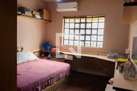 Casa de condomínio à venda com 315m², 4 quartos e 6 vagas Casa de condomínio à venda com 315m², 4 quartos e 6 vagasQuarto 3