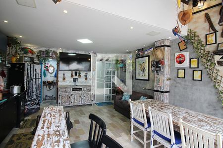 Casa à venda com 170m², 3 quartos e 2 vagasEspaço Gourmet