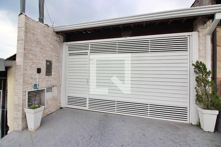 Casa à venda com 170m², 3 quartos e 2 vagasFachada