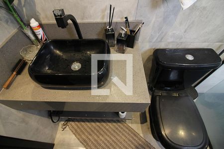 Casa à venda com 170m², 3 quartos e 2 vagasQuarto 1 - Suíte Banheiro 