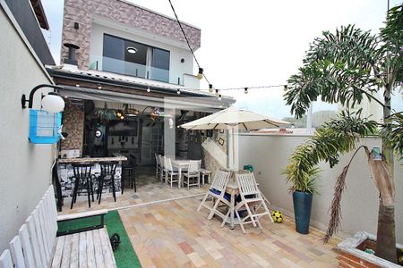 Casa à venda com 170m², 3 quartos e 2 vagasPiscina