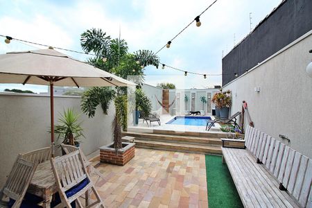 Casa à venda com 170m², 3 quartos e 2 vagasPiscina