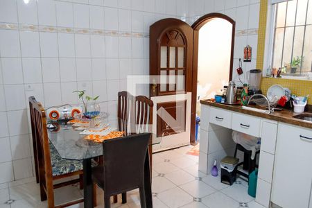 Casa à venda com 194m², 3 quartos e 1 vaga Casa à venda com 194m², 3 quartos e 1 vagaCozinha