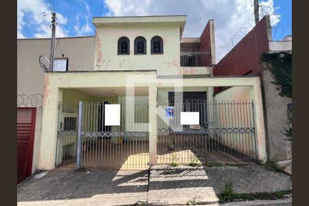 Casa para alugar com 149m², 2 quartos e 2 vagas Casa para alugar com 149m², 2 quartos e 2 vagasFachada
