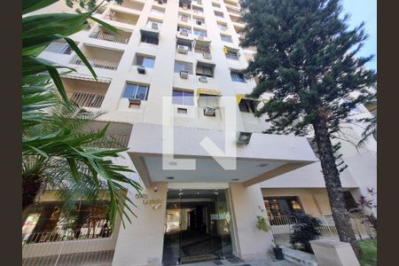 Apartamento à venda com 55m², 2 quartos e 1 vaga Apartamento à venda com 55m², 2 quartos e 1 vagaFachada e portaria