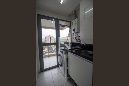 Apartamento à venda com 82m², 2 quartos e 1 vaga Apartamento à venda com 82m², 2 quartos e 1 vagaCozinha e Área de Serviço