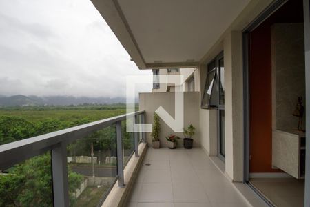 Apartamento à venda com 82m², 2 quartos e 1 vaga Apartamento à venda com 82m², 2 quartos e 1 vagaVaranda
