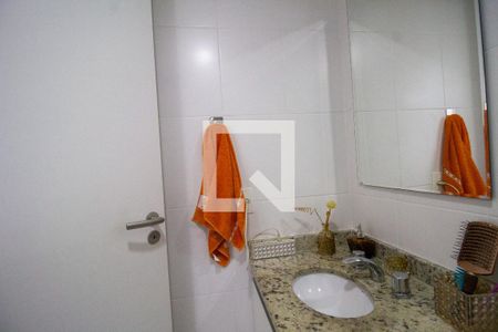 Apartamento à venda com 82m², 2 quartos e 1 vaga Apartamento à venda com 82m², 2 quartos e 1 vagaBanheiro da Suíte 2