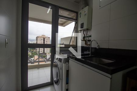 Apartamento à venda com 82m², 2 quartos e 1 vaga Apartamento à venda com 82m², 2 quartos e 1 vagaCozinha e Área de Serviço