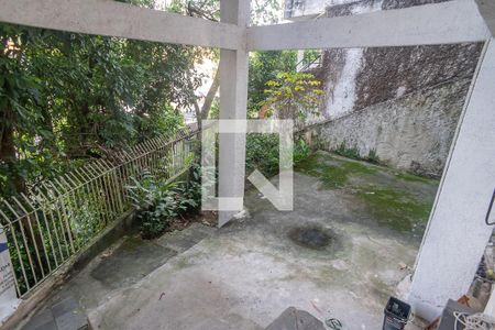 Casa à venda com 800m², 6 quartos e 3 vagas Casa à venda com 800m², 6 quartos e 3 vagasfundos