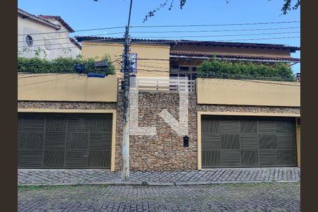 Casa à venda com 800m², 6 quartos e 3 vagas Casa à venda com 800m², 6 quartos e 3 vagasFachada da Casa