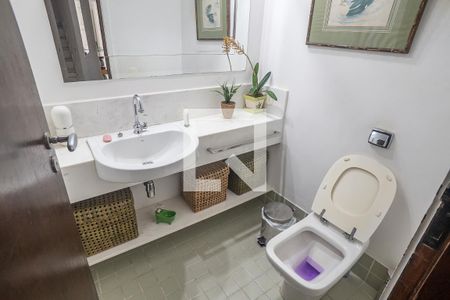 Casa à venda com 800m², 6 quartos e 3 vagas Casa à venda com 800m², 6 quartos e 3 vagasbanheiro 1