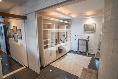 Casa à venda com 800m², 6 quartos e 3 vagas Casa à venda com 800m², 6 quartos e 3 vagassala de convivência quarto