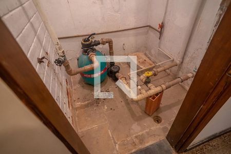 Casa à venda com 800m², 6 quartos e 3 vagas Casa à venda com 800m², 6 quartos e 3 vagassala de máquinas